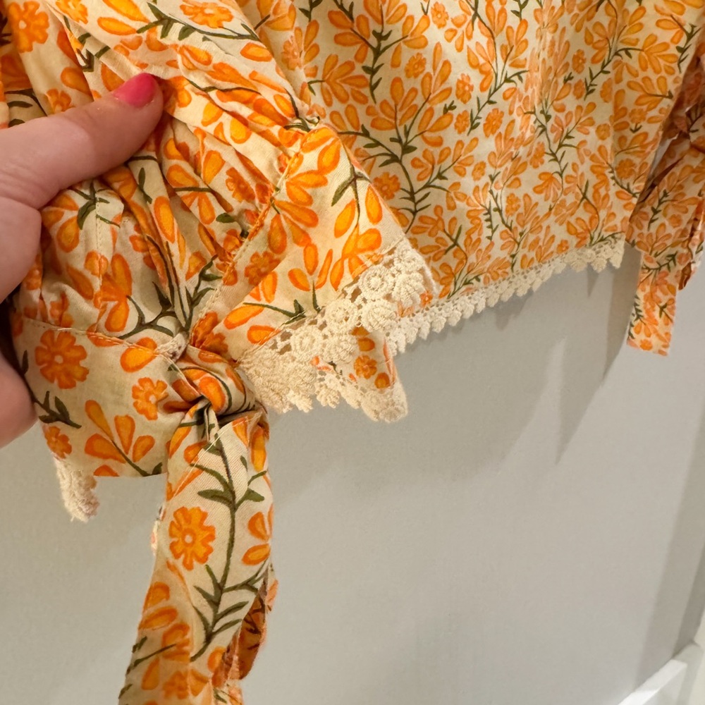 NWT Eddy Designer Floral Yellow Crop Top - Picture 4 of 6